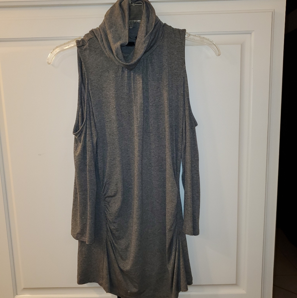 Cols shoulder turtle neck